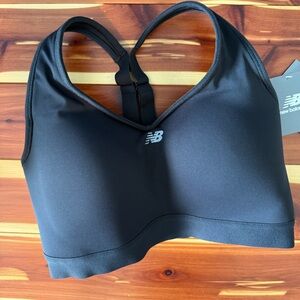 New Balance Essential Run Bra NWT